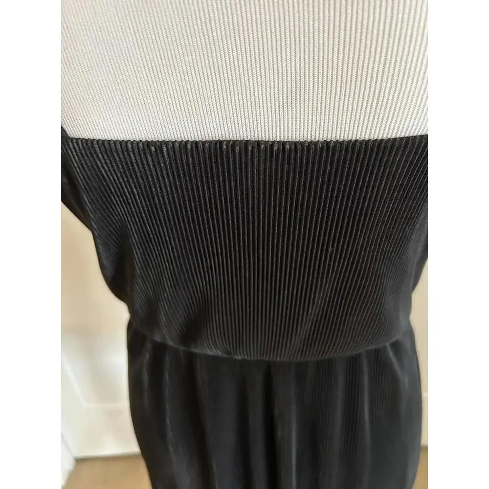 Everly black pleated‎ mini dress Size Small